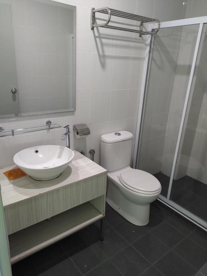Marina Island Couple Home Stay Lumut Esterno foto